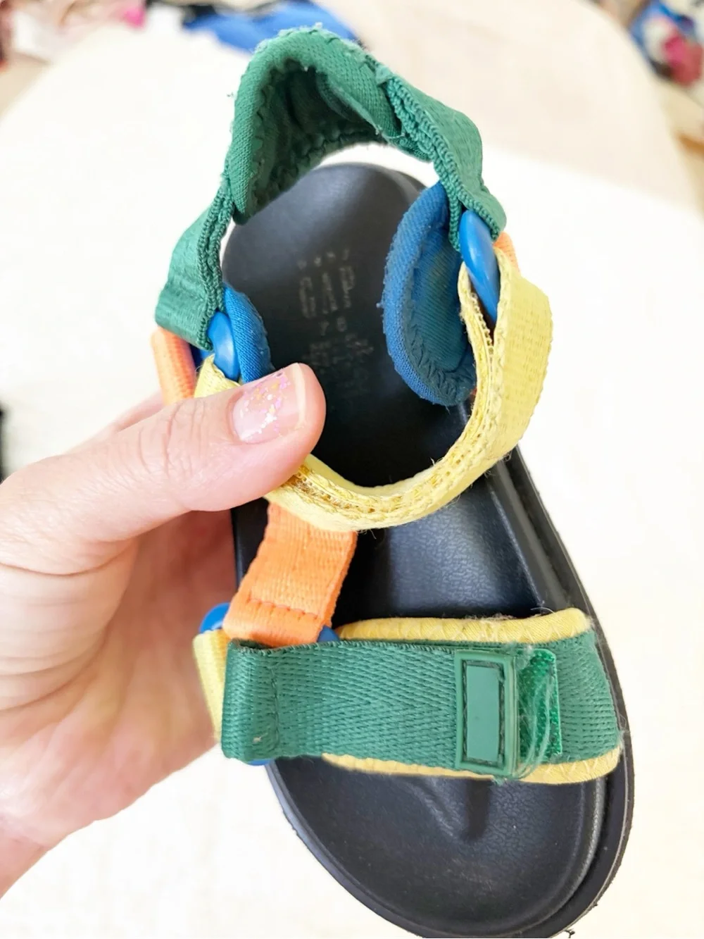 7-8 toddler GAP Multi-Color Athletic Sandals like tevas